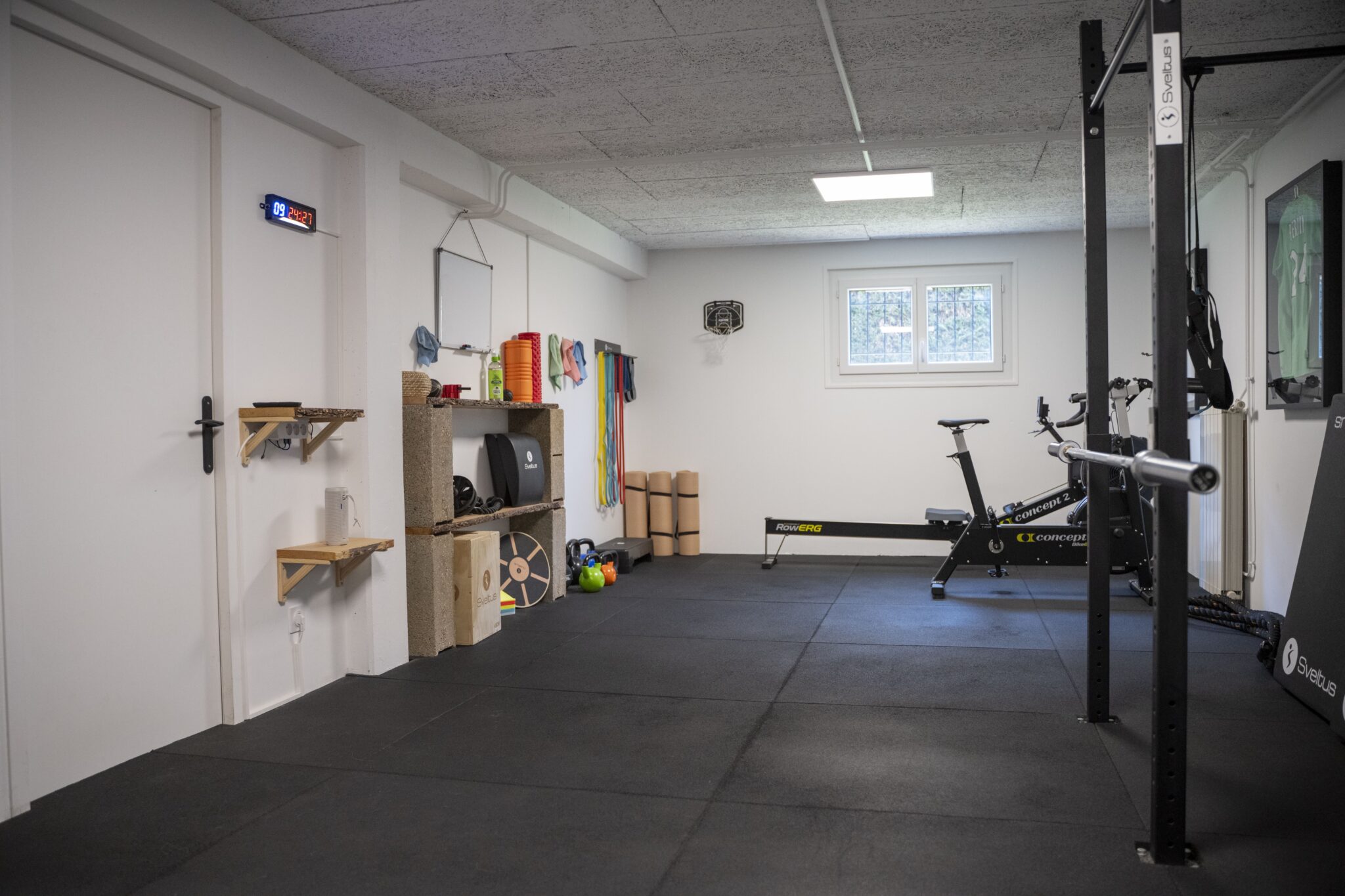 Espace de coaching privatif Limonest - équipements muraux